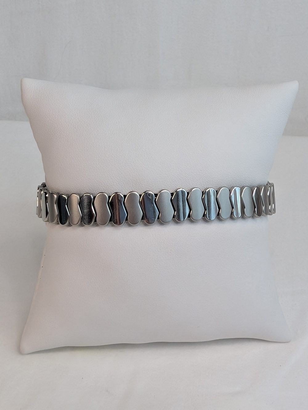 Vintage Expansion Bracelet - Silver Tone Stretch - Classic Watch Style - Picture 3 of 7